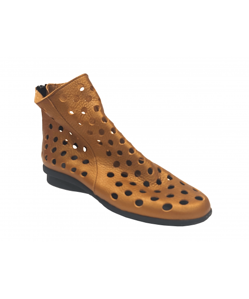 Arche - Dato Solar (Gold) Leather Arche - Dato Solar (Gold) Leather
